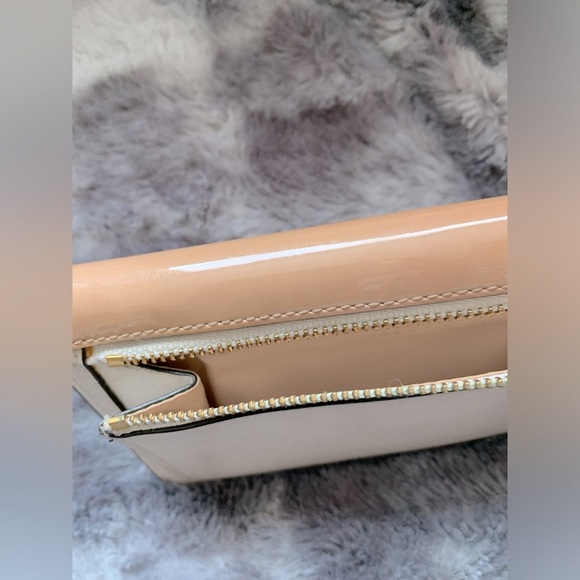 Coach leather wallet, cream and white. - Picture 2 of 6
